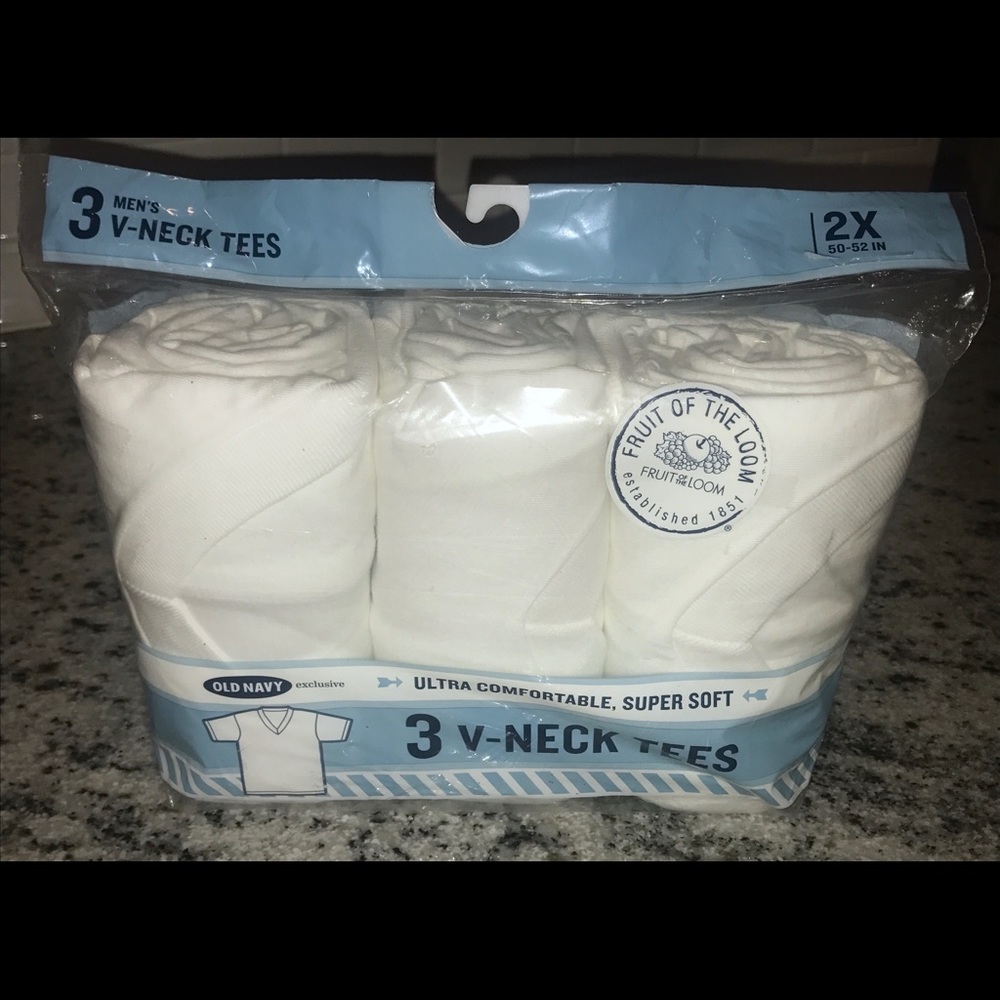 BNWT 3 Pack Men's V-Neck Tees 2X